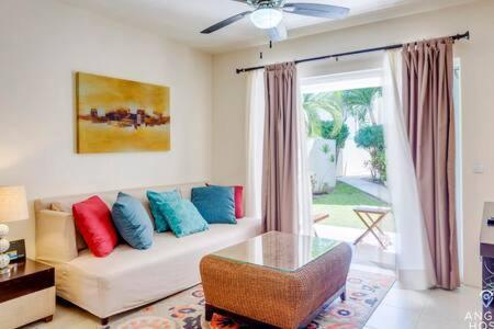 Pool, Gazebo, Parking, 2 Blocks To & 5th Ave Apartamento