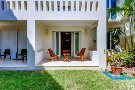 Pool, Gazebo, Parking, 2 Blocks To & 5th Ave Apartamento *