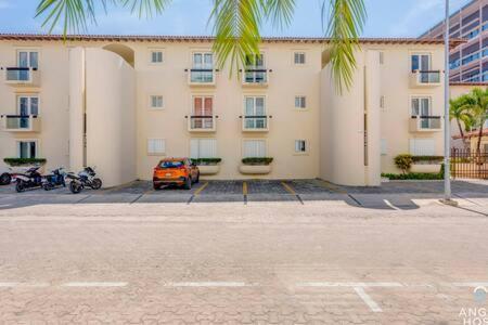 Pool, Gazebo, Parking, 2 Blocks To & 5th Ave Apartamento *