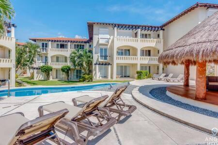 Apartamento Pool, Gazebo, Parking, 2 Blocks To & 5th Ave